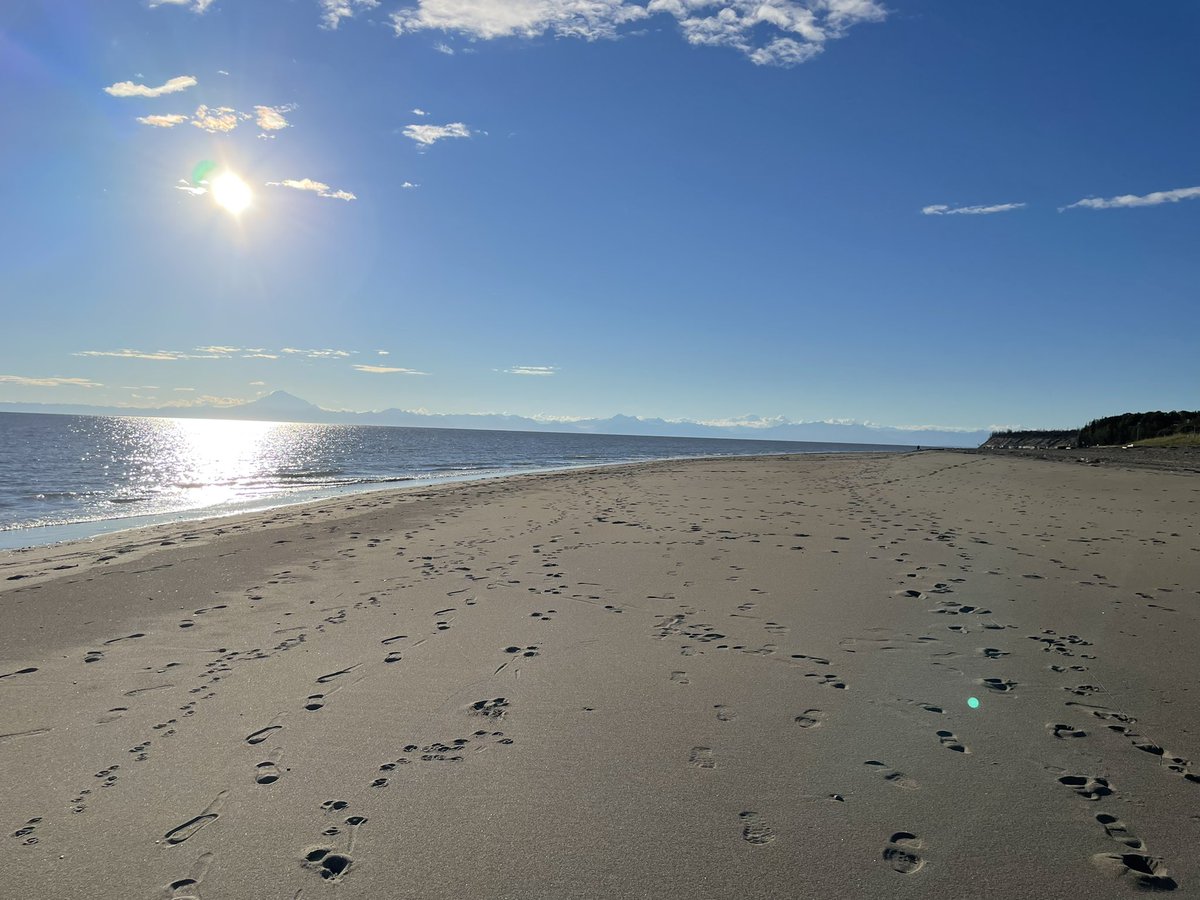slutdotna's tweet photo. three years ago we moved here for these beaches and today was a nice reminder of that https://t.co/H1SrG8PjR8