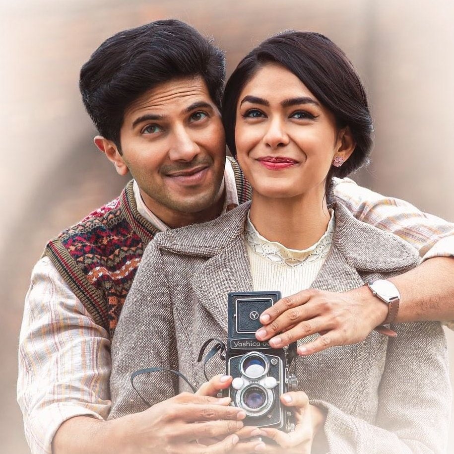 HF____7's tweet photo. What makes me happy is that all movie lovers in telugu, tamil, malayalam are supporting/promoting #Sitramam movie together
@PenMovies @jayantilalgada
@dulQuer
@mrunal0801
@hanurpudi
#dulquersalmaan #dulquer #SitaRamamHindi #SitaRamamreview #mrunal #RashmikaMandanna #MrunalThakur https://t.co/nkgVdV2Lxc