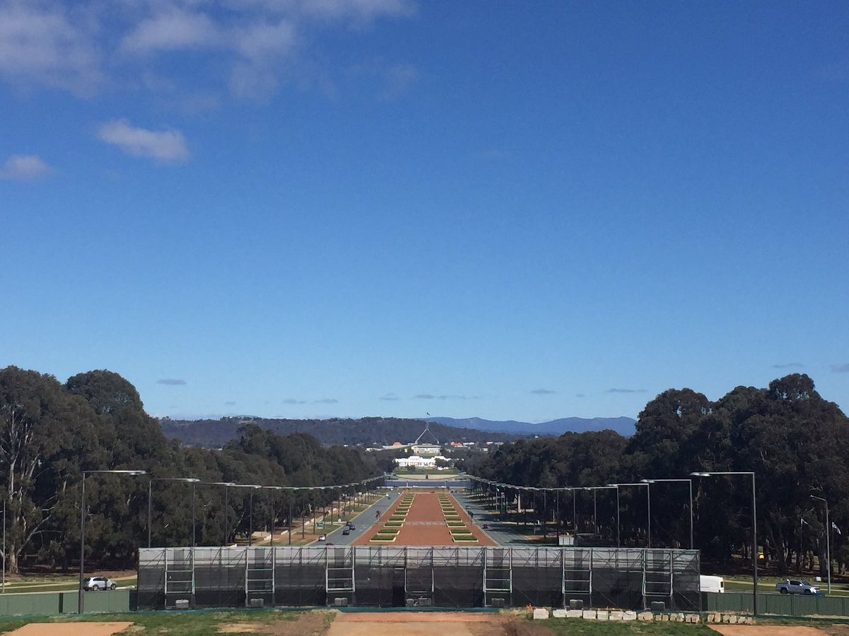 Beautiful spring day today in #Canberra 🌸