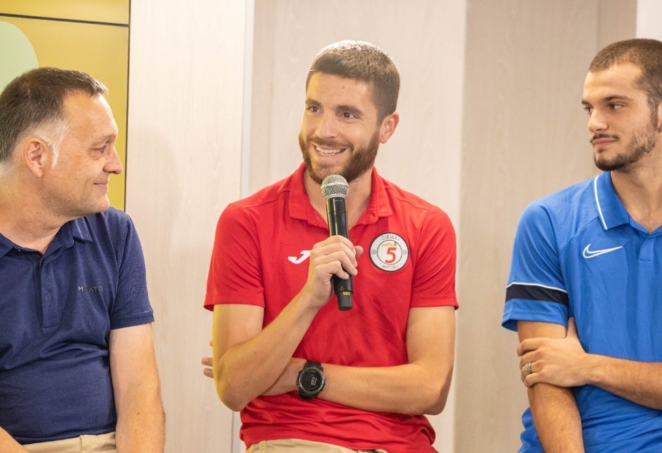 sala5martorell's tweet photo. 🏆 Copa Catalunya
Acto de presentación de la Copa Catalunya 🏆
#LaCopaMola #CS5M #Martorell https://t.co/RGs5pETpN1