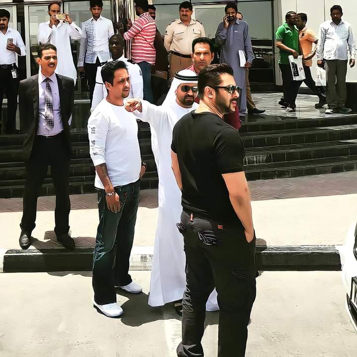 beingsalman1212's tweet photo. Tiger 3
#SalmanKhan https://t.co/cO19TvIOw1