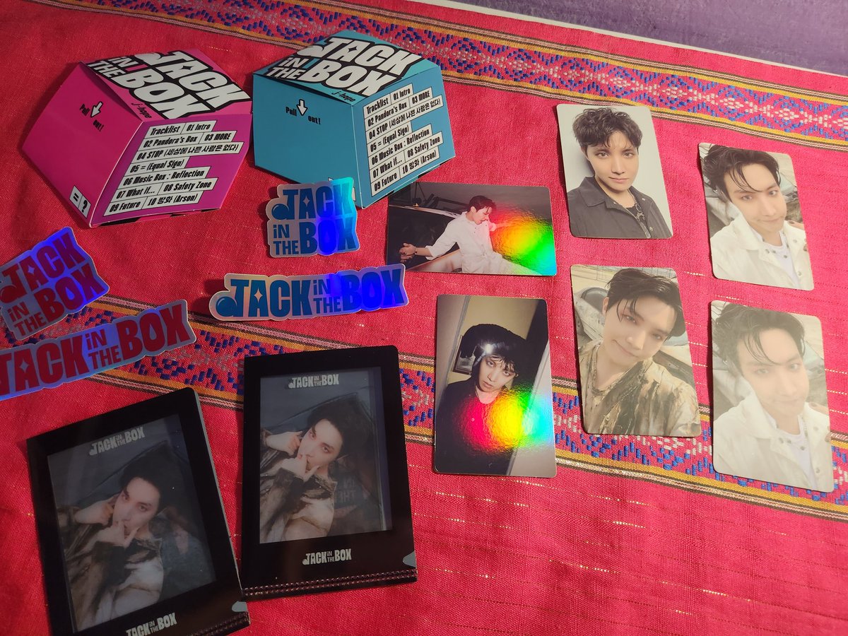 lylylyxot7's tweet photo. Thank you, Hobi 'di mo ako pinahirapan sa pagcollect huhuhuhu. Salamat part 2 @bts7borahae7 #bb777proofs ๐๐ซฐ https://t.co/gPPpYYJ8F1