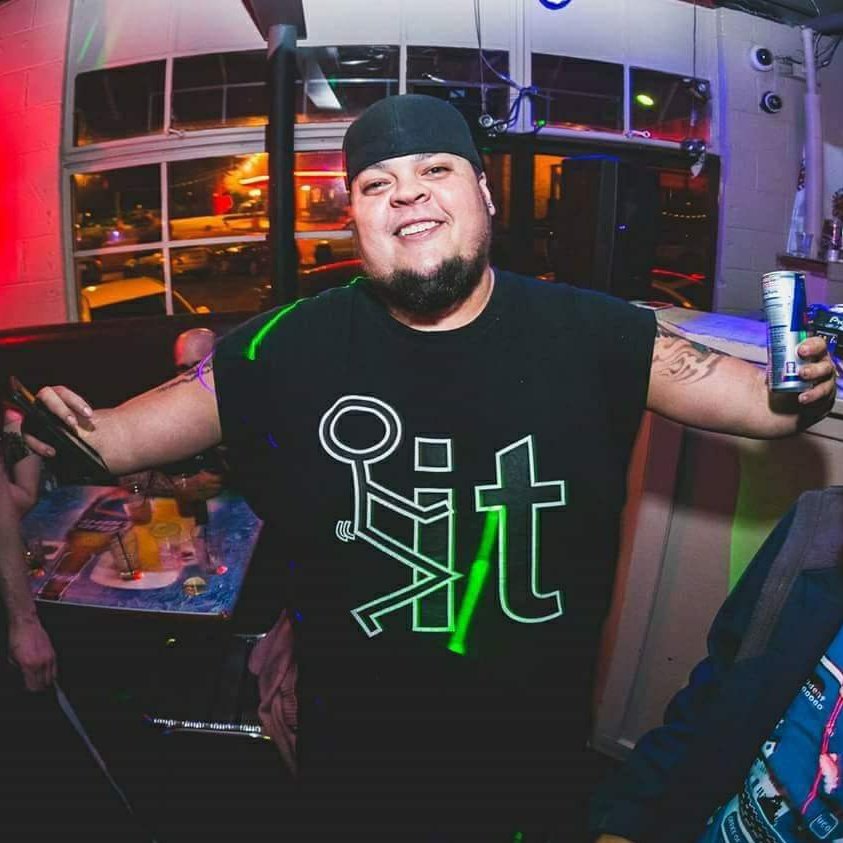 I'm live on <a href="/Twitch/">Twitch</a> streaming <a href="/SeaOfThieves/">Sea of Thieves</a> trying this out again, come stop by and say Aho! 
twitch.tv/thumblessndn
#DontNeedThumbsToDoThat #Blessed #Native #ThumbLess