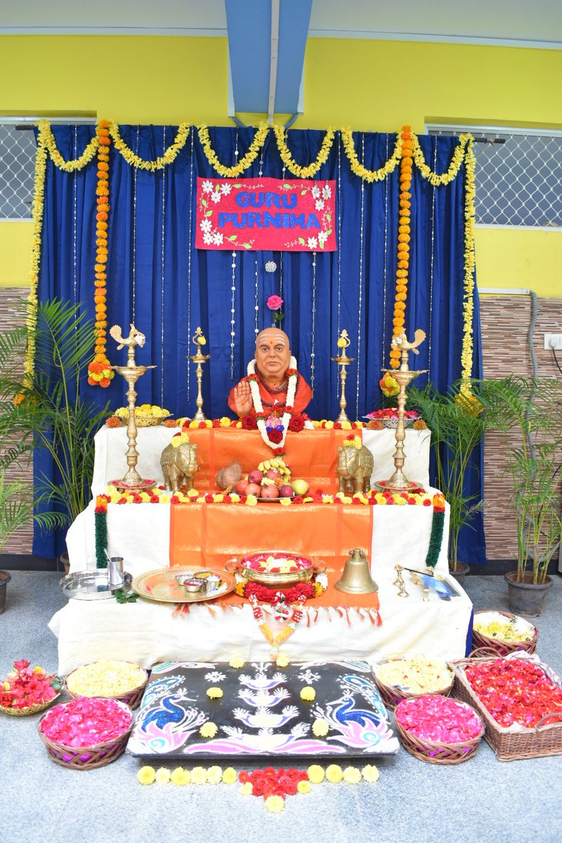 bgspublic's tweet photo. On the auspicious occasion of Guru Purnima,  BGS Public School, Kengeri extends a heartful gratitude to our founder, His Holiness, Bhairavaikya Jagadguru Sri Sri Sri Dr. Balagangadharanatha MahaSwamiji and all the teachers of the institution. https://t.co/RMTplzP27V