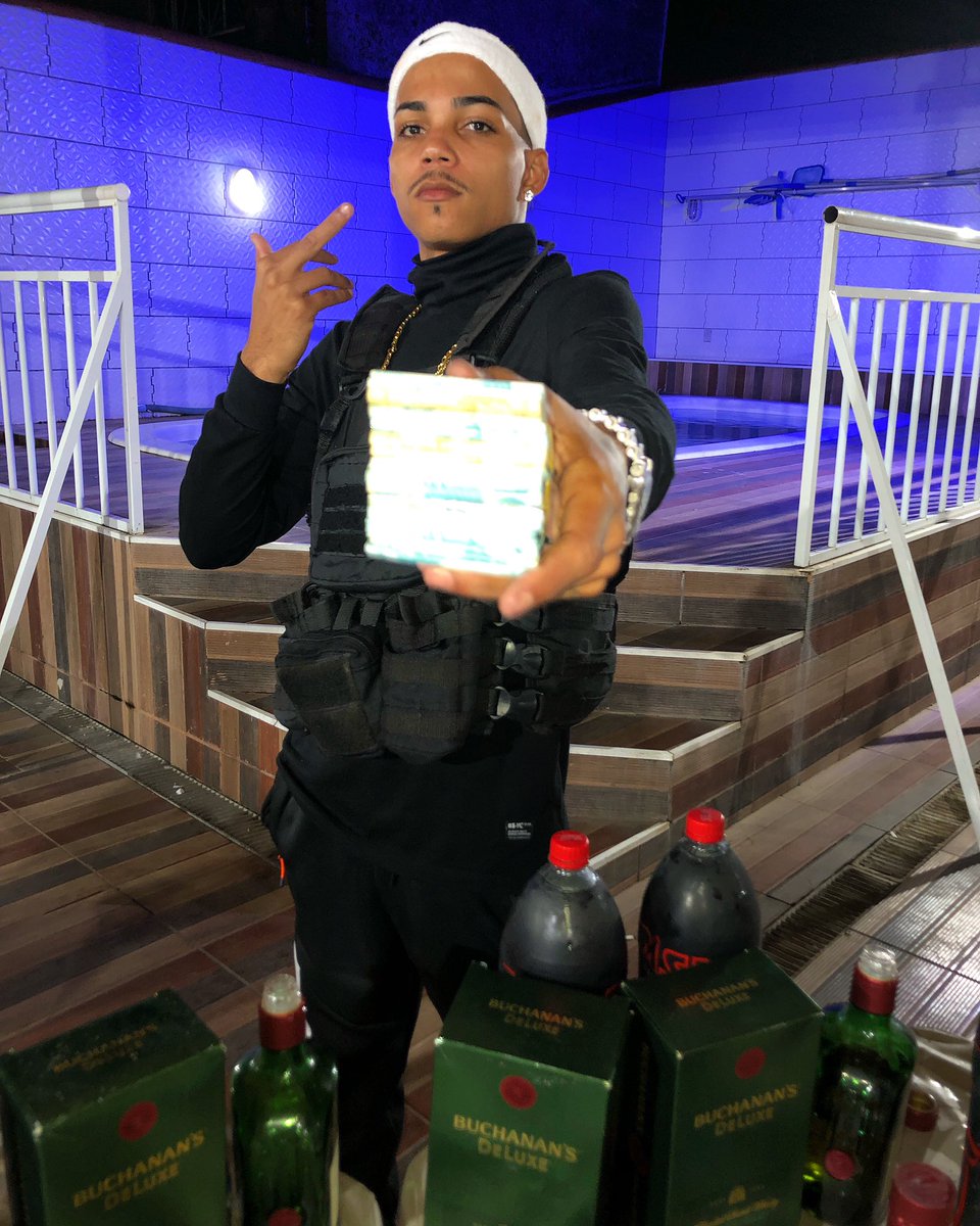 realfocusofc's tweet photo. É o Freiry 🧨 #todasqueremumpouco #realfocus #freiry #trap #RiodeJaneiro https://t.co/tuGvBQHpIb