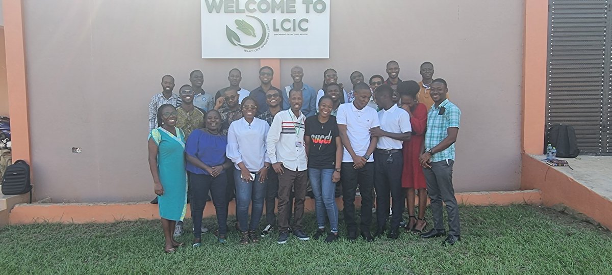 LegacyCrop's tweet photo. I had a friendly discussion with MPhil and Ph.D. students from the West Africa Centre for Crop Improvement #WACCI, University of Ghana yesterday on the mission and vision of #LCIC 
#LCIC #wacci #ug #LegacySquare #aecf #AGRAImpact https://t.co/Jm7UXPLWYM