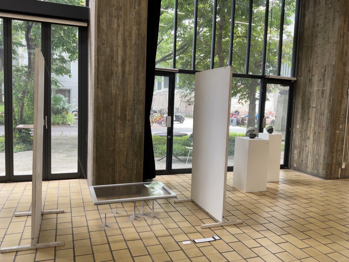 geisai_koushiki's tweet photo. 企画展示   ＝【イコール】
 
絵画棟1階アートスペースにて、藝大生が自らキュレーターとなり、企画展示を行っております👏

展示で表現されているそれぞれの「イコール」が、ラフで等身大な関わり合いになることを祈って…

#藝祭2022
#藝祭でふれる https://t.co/ZtAvj13TUl