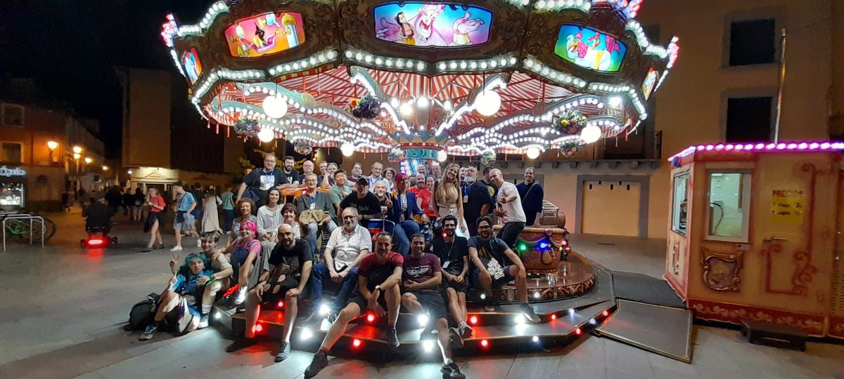 Primera jornada Del Salón hispano francés de Jaca. Mejor resumen imposible. #jacacomix <a href="/AAAComic/">AAAC</a> @GPediciones <a href="/juanarete/">Juana Rete</a> @bangediciones <a href="/anillodesirio/">Anillo de Sirio</a> <a href="/yojimbocomics/">Yojimbo Comics</a> <a href="/tebeosmalavida/">Tebeos Malavida - Los monigotes de XCAR Malavida</a> <a href="/el_armadillo/">Maiti</a> <a href="/CosmicaEd/">Cósmica Editorial</a>  y un abrazo muy fuerte para <a href="/grafitoed/">Grafito Editorial</a> de nuestra parte.