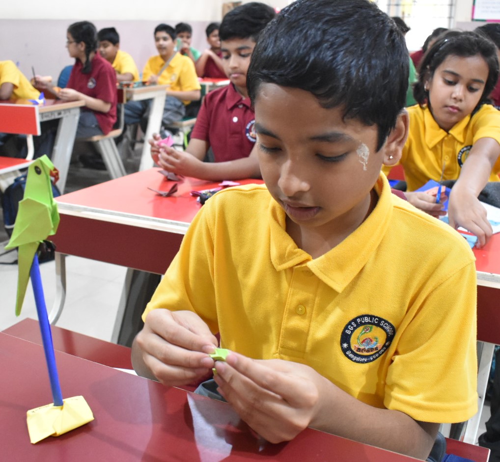bgspublic's tweet photo. 17th August was as usual the Wednesday fun day as every student gets a chance to showcase their creative talents during the CCA sessions. While one set of students enthusiastically participated in storytelling, creating flag collages, colourful streamers, finger-puppets. https://t.co/G4DxbUattp