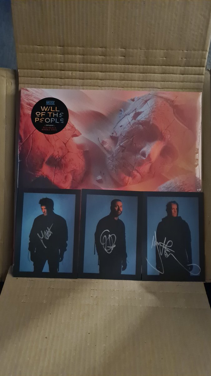 Mason1D7's tweet photo. @museband I've been a fan since shortly after Absolution, loved every album, and it's been an ambition of mine to meet you all and get my Manson MA-2 signed. Given you're sick AF and arena selling, that's a hard task, so please know, these cards mean the world to me ❤️❤️ https://t.co/i5kJSUyp93