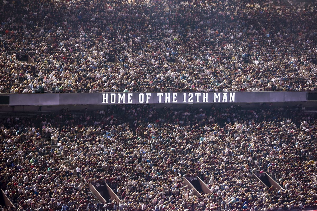 12thMan's tweet photo. #MidnightYell ✅ https://t.co/8fytxt4C6R