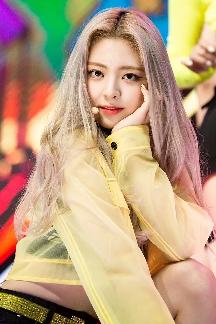 for YUNA 유나 (@archiveforyuna) on Twitter photo 