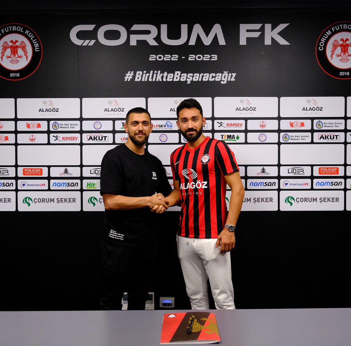 corumfk's tweet photo. 🤩🤩

Hoş geldin  Ferhat Yazgan ✍🏼 

🗓 : 20.10.1992 (30)

📍 : Orta Saha 

⚽️ : 303 Maç 40 Gol 

🔎 : Holstein Kiel, Wolfsburg ||, Trabzonspor, 1461 Trabzon, Sakaryaspor, Manisa FK, İstanbulspor, Alagöz Holding Iğdır FK https://t.co/PWl2GzmJIX