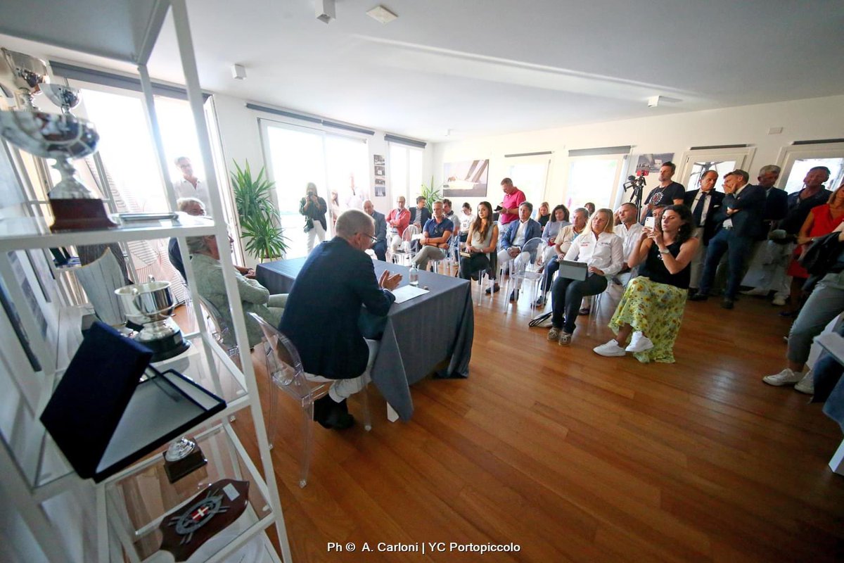 RegataBarcolana's tweet image. Ieri sera, ospiti dello #YCPP, abbiamo presentato la 1ª edizione della Barcolana Maxi - Trofeo @PortoPiccolo, l’evento nell’evento dedicato alle imbarcazioni di oltre 16 metri di lunghezza. ⛵️🤩
🥳 Le iscrizioni sono già aperte! ➡️ bit.ly/3RAc4WO
