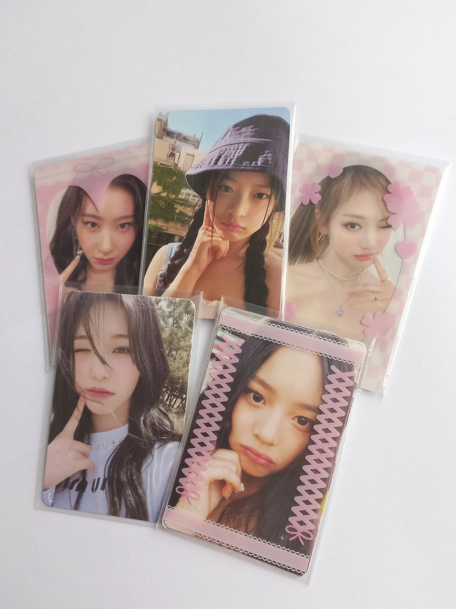 yeongpc's tweet photo. poke cheek pcs 😿 https://t.co/1XYZMHr7eX