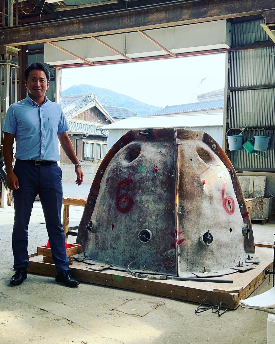tayama_hisanori's tweet photo. \ウルトラボールの型枠が遂に/
アメリカ🇺🇸からリーフボールの約2tクラスの型枠が長崎に到着!
現在、実証で使用している200kgサイズのリーフボールが可愛く感じる😂
#長崎県 #壱岐 #海藻 #藻場 #藻場造成 #磯焼け #磯焼け対策 #サンゴ保全 #海岸侵食 #reefball #リーフボール https://t.co/elkI1NCBJY