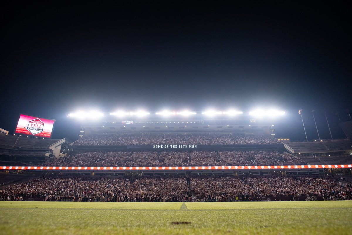 The first Fightin' Texas Aggie #MidnightYell of the season! Whoop!