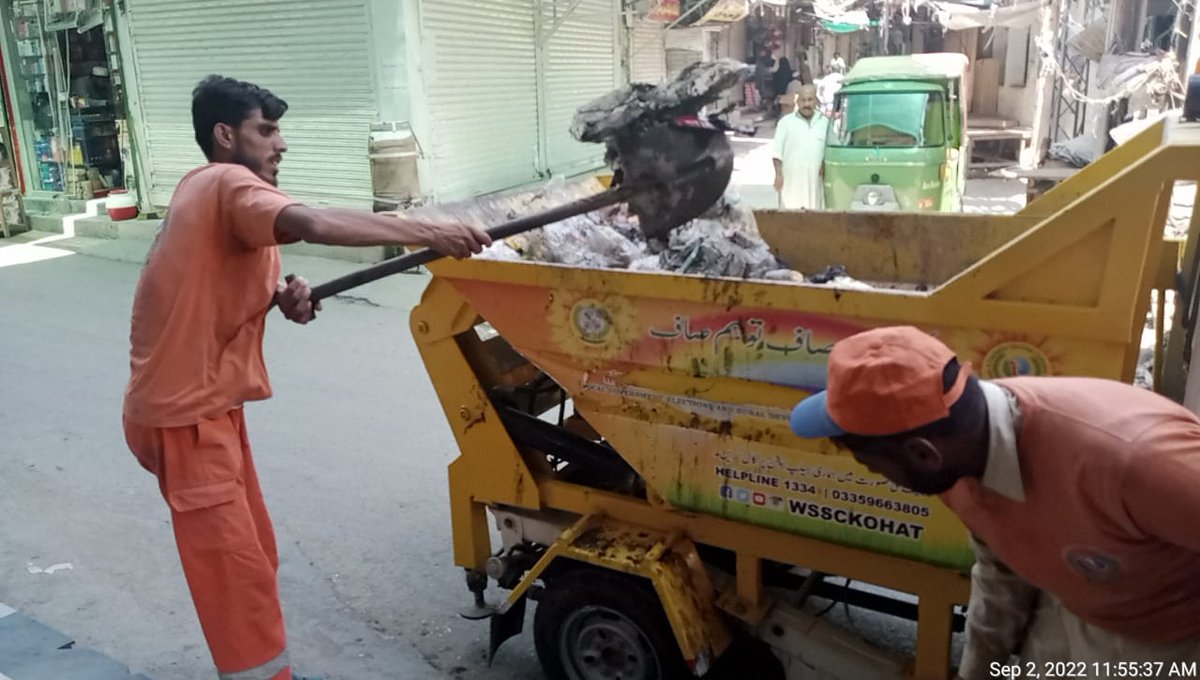 wssckohat's tweet photo. ڈبلیو ایس ایس سی کوہاٹ کا سینٹیشن سٹاف صرافہ بازار میں نالیوں کی صفائیاں کر رہا ہے۔
#LocalGovtKP
#KPKUpdates
#CleanGreenPakistan
#CGPI
#WSSCK
#ISOCertifiedCompany
@LGKPGovt @KPKUpdates @IMMahmoodKhan @ArifRaufCEO @TahirAfif @KohatDC https://t.co/8nnCpot8yl