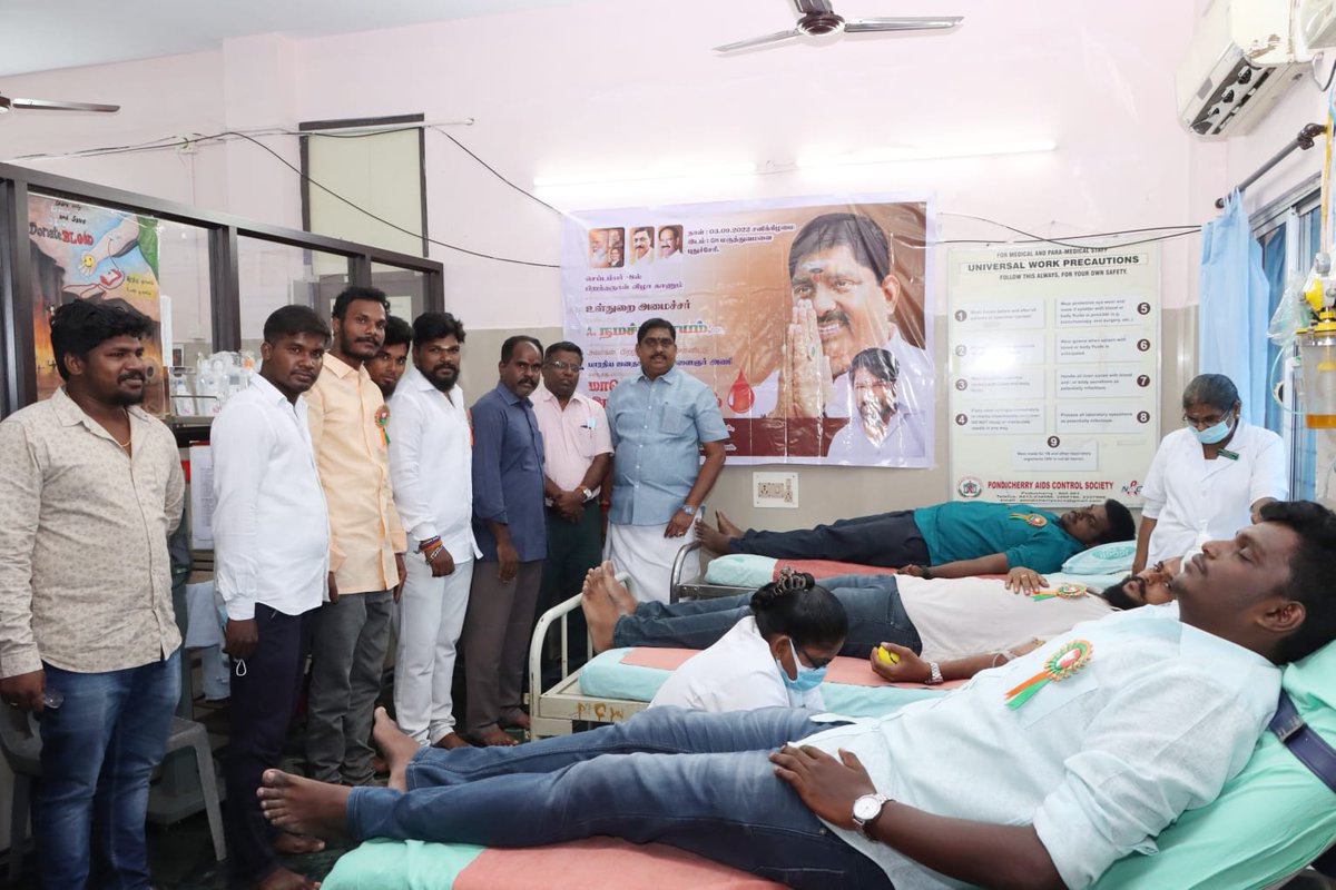 ANamassivayam's tweet photo. உள்துறை அமைச்சர் அவர்கள் பிறந்த நாள் விழாவை முன்னிட்டு பாஜக இளைஞரணி துணைத் தலைவர் விக்கிரமாதித்தன் ஏற்பாட்டில் பாஜக இளைஞரணி சார்பாக அரசுமருத்துவமனையில் இரத்ததான முகாம்  நடைபெற்றது.இந்நிகழ்ச்சியில் அமைச்சர் அவர்கள் கலந்துகொண்டு இரத்ததானம் செய்த இளைஞர்களுக்கு வாழ்த்து தெரிவித்தார். https://t.co/TB9Gwvj9Vq