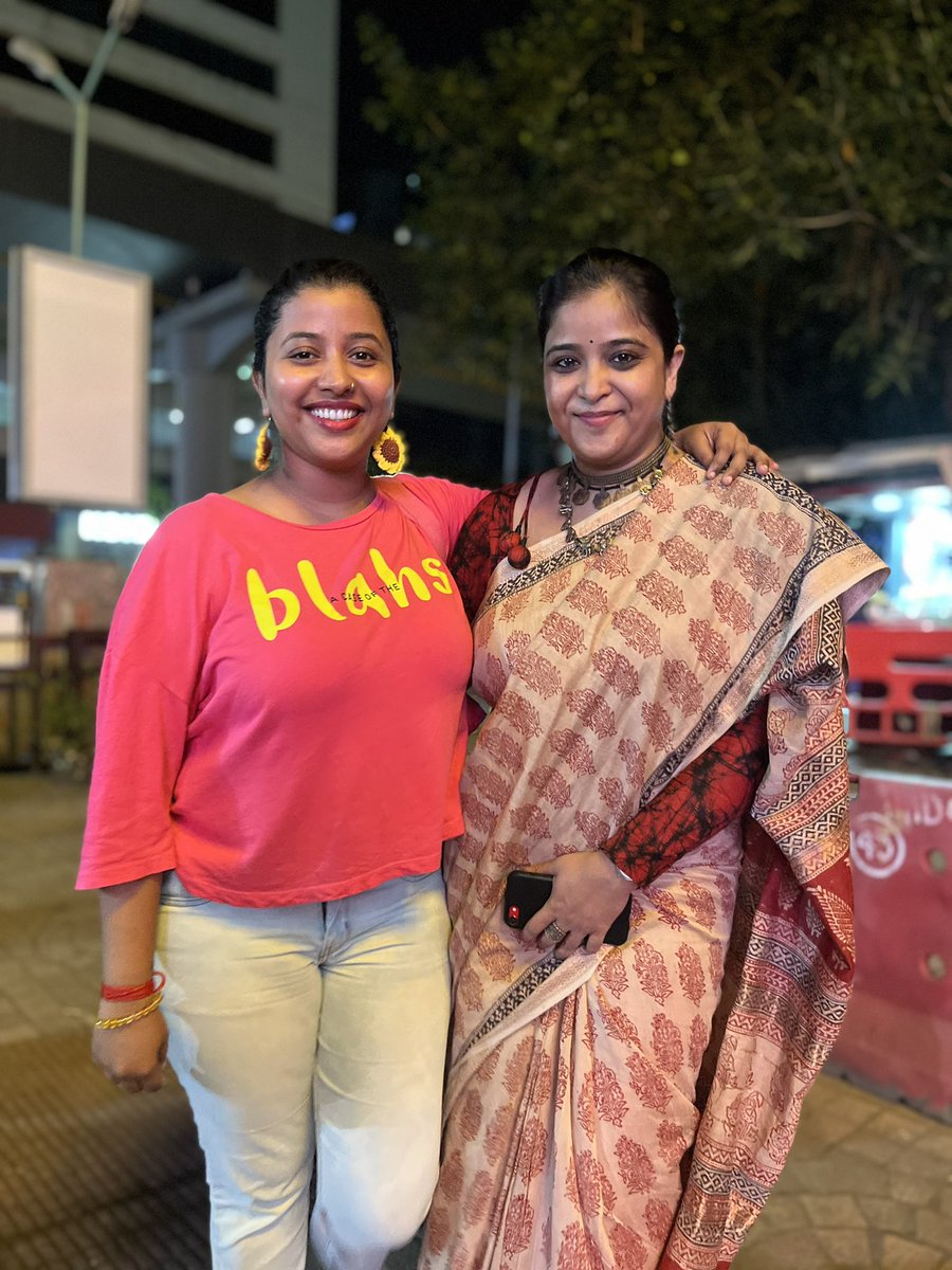 Writing dialogues in another language that go smoothly on big screen is an extremely difficult task but you have nailed it , dear @nehanachiket !! 
& thank you for writing my song #khwabtere 🫶🏼
#sitaramam #sitaramamhindi #lyricist #singer #nehashitole #aanandijoshi #anandijoshi