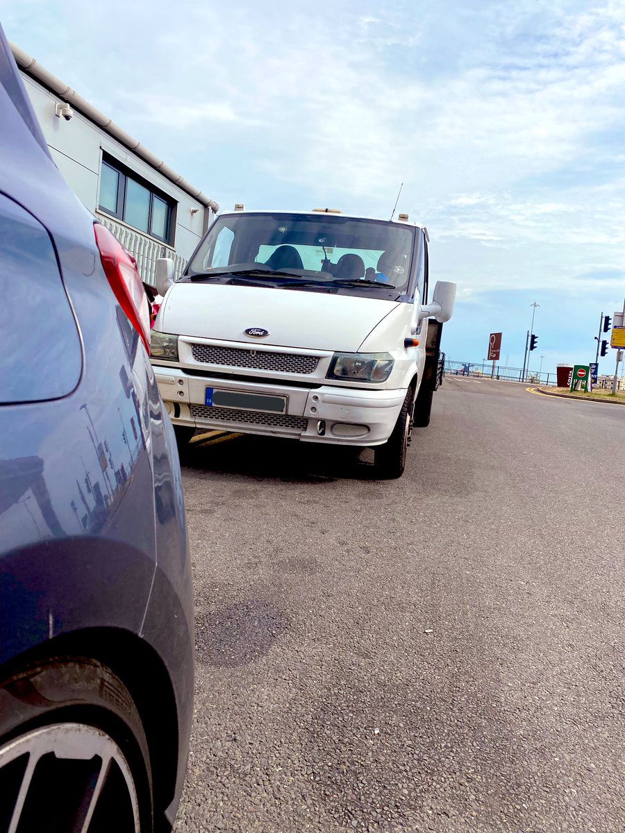 KentPoliceRoads's tweet photo. This van attracted #RPU4’s attention in #Dover, this was due to the pair of hands reaching up from the footwell…once the van was stopped an unrestrained child was sat in the footwell…#DisqualifiedDriver and #NoInsurance, van #Seized and driver reported to #Court ^TS https://t.co/ZqaMRxhhvK