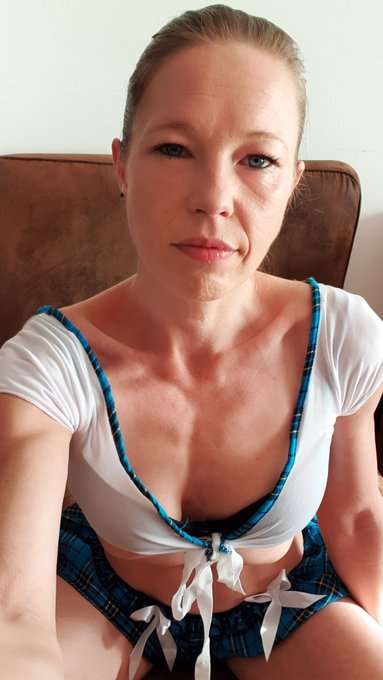 Sinds kort bezig met iets volledig nieuw! And loving it 🥵🙊🔥 https://t.co/W01RWompGT<a href="/tag/xhamster"class="tags"><span>#xhamster</span></a>