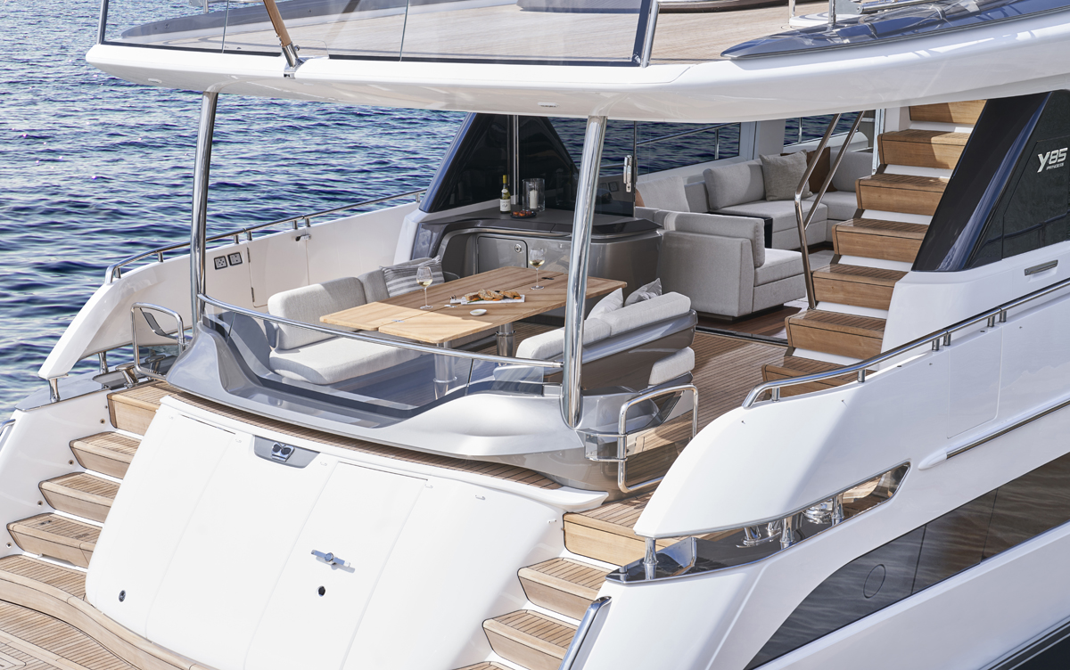 PrincessYachts's tweet photo. Introducing the 'infinity cockpit' to the Y Class. With electrically sliding seating and table mechanism, the infinity cockpit transforms from a relaxed sofa arrangement to an informal dining area.
Discover more: https://t.co/5ZOimgxJIY
#PrincessY85 https://t.co/tEx2cfbBkX
