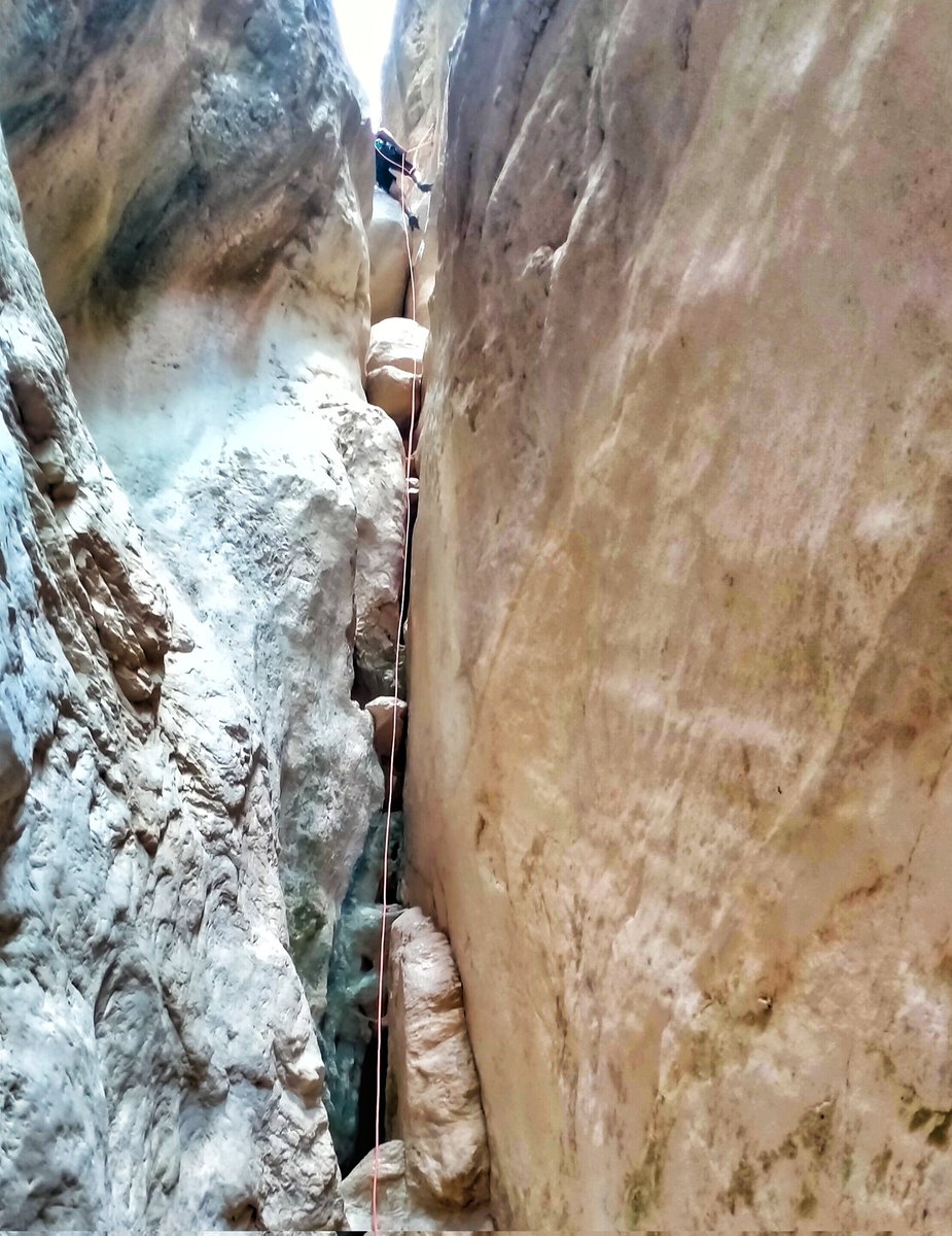 El Barranc Salat o de Mascarat marca la separació natural entre Bèrnia i el Morro de Toix. Un descens curt però molt xulo i a pocs metres de la desembocadura a la mar on podem fer un bany a la Cala Mascarat
 ca.wikiloc.com/rutes-descens-… eviteu dies de molta calor.