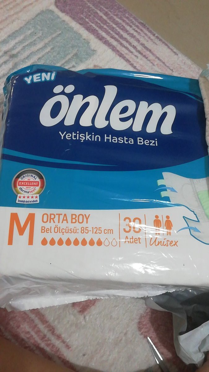 #ibb #özgem e hasta alt bezi için elimizde numune bez olmalı ilk müracaatta gelen bez küçük kullanamadık sonraki müracaat bir beden büyük olsun dedik 6 yaşındaki 22 kg olan çocuğa gelen bez hasta yetişkin bezi.. Ne olacak bu bezler yine bir faydası yok. @ibb bezler değiştirilmeli