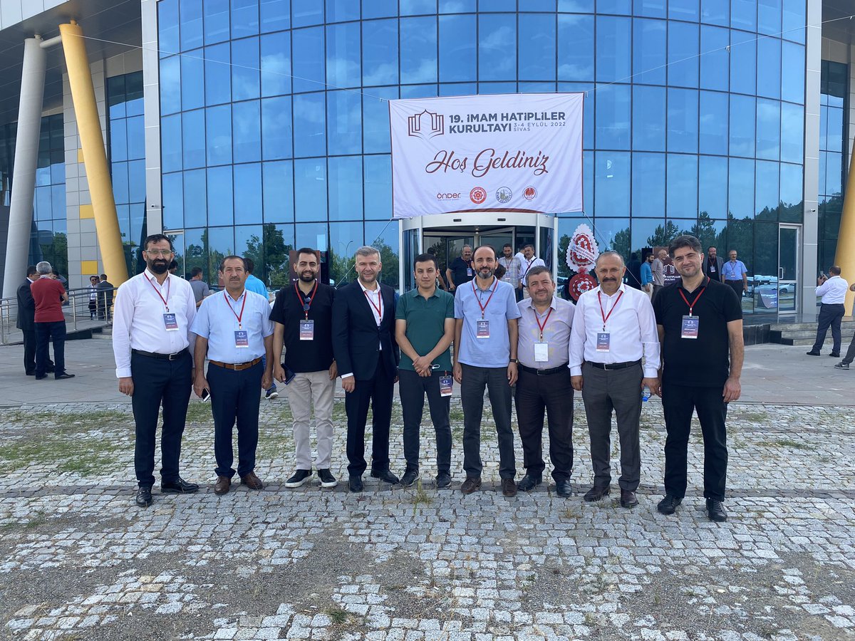 📍Sivas

Bu yıl Sivas’ta gerçekleştirilen 19. İmam Hatipliler Kurultayındayız.
