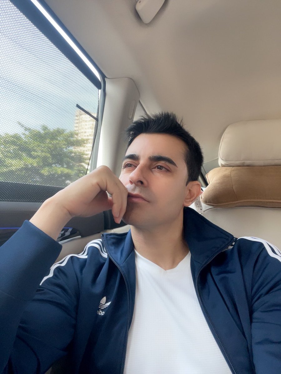 gautam_rode's tweet photo. Thinking of ways to avoid the Mumbai traffic… any suggestions? #MumbaiTraffic https://t.co/wE8bZEGHFg