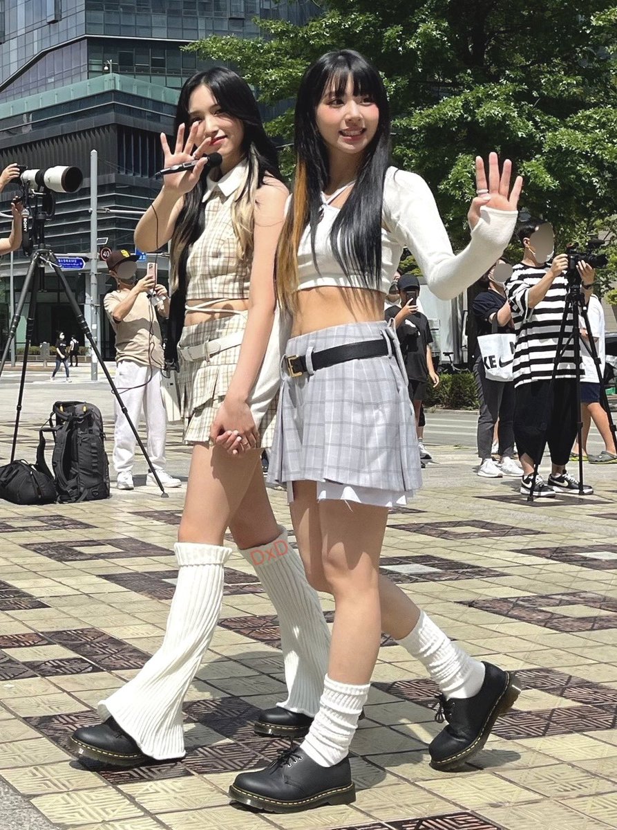 galleryofchaeng's tweet image. chaeyoung and mina, the prettiest girls