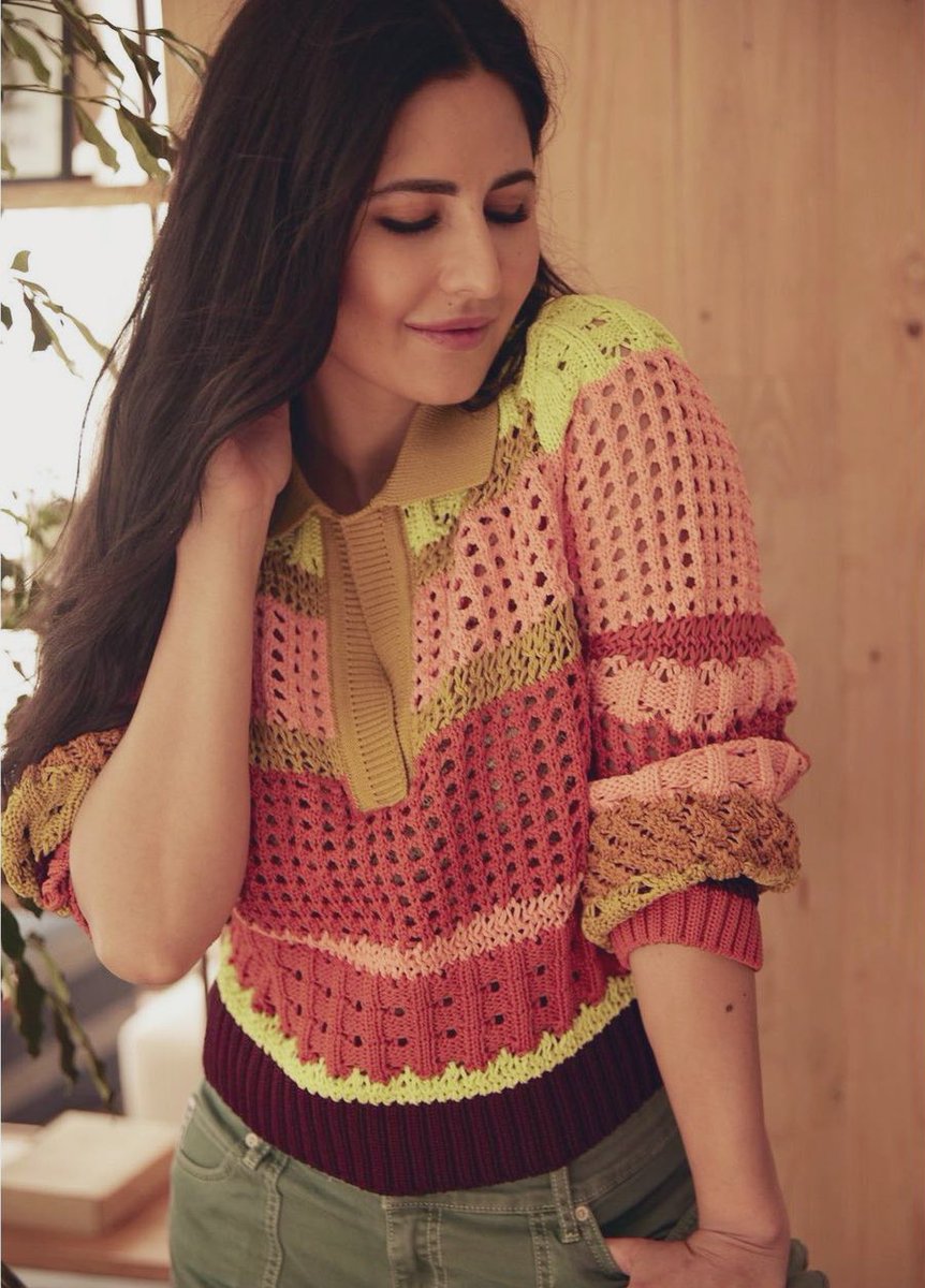 katrinarchives's tweet photo. Katrina Kaif is so gorgeous and she knows it. https://t.co/KbShdQ51ZR