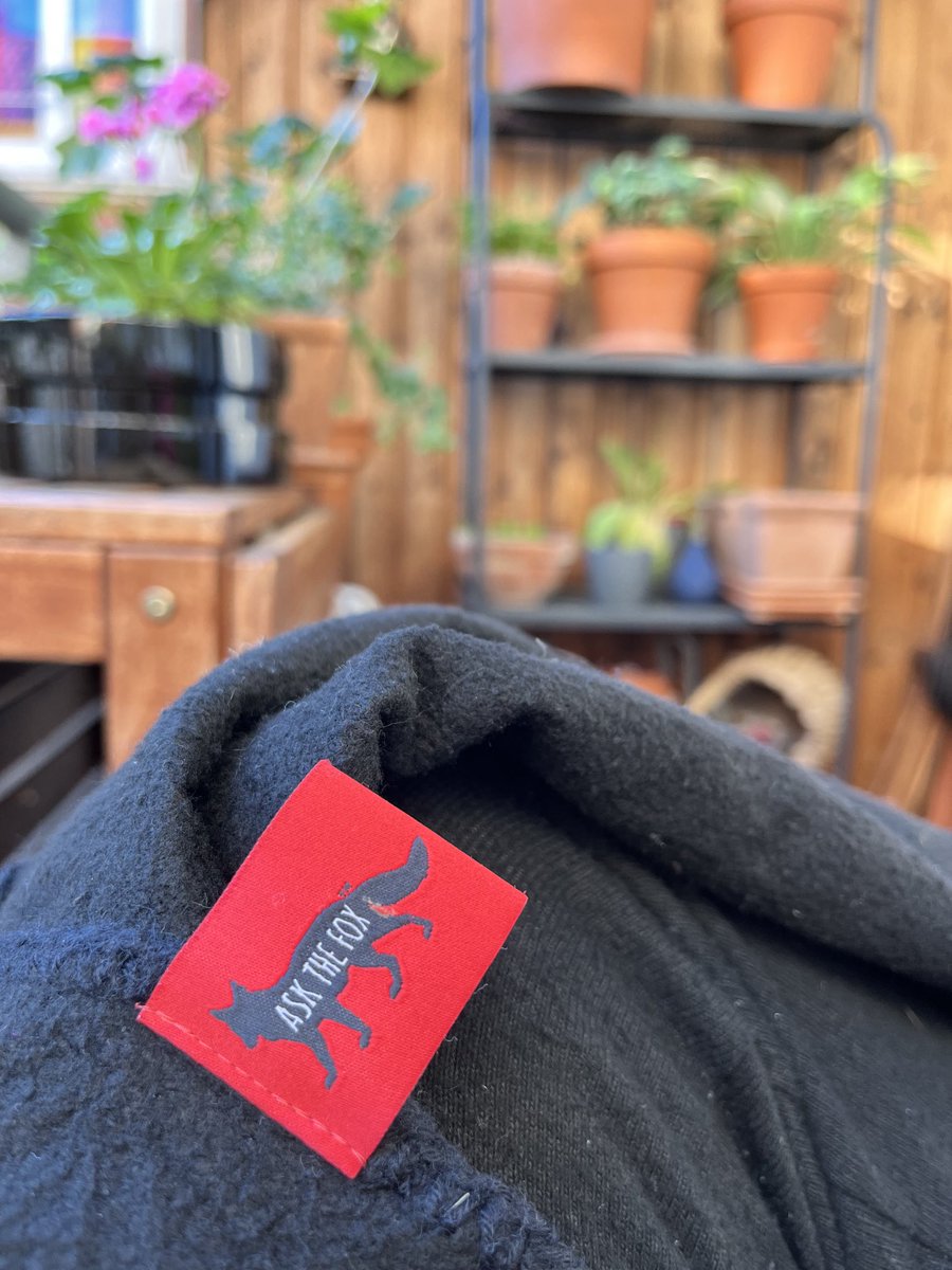 cocoa_nib's tweet image. It's getting colder in Hamburg. So I wrap myself in my warm and fireproof #askTheFox blanket to drink my morning coffee. A friend of mine developed the fireproof and virus-resistant fiber.