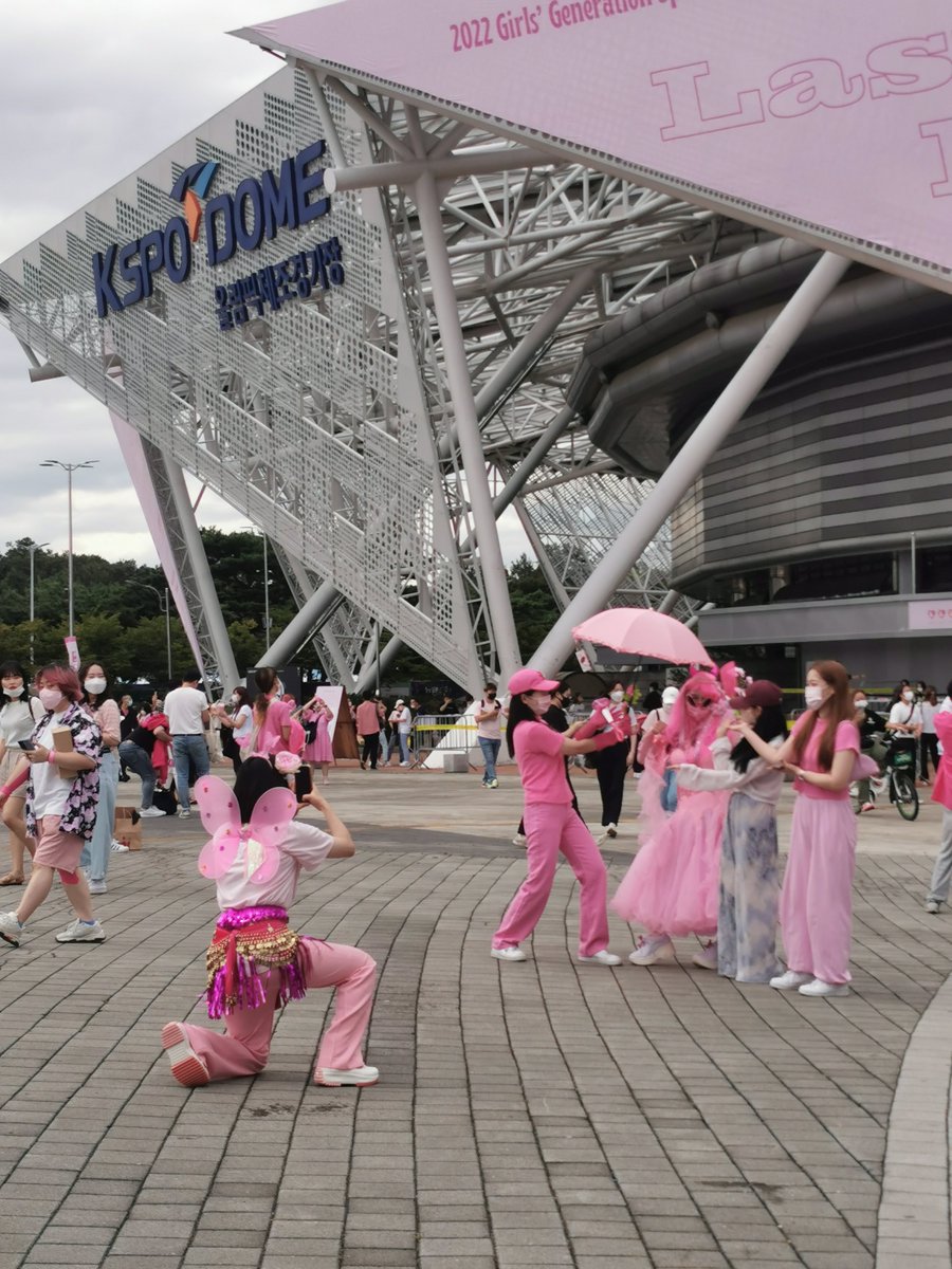 JuMzlloll's tweet photo. PINK COSMIC 
#LongLastingLove #GirlsGeneration​ #GG4EVA #소녀시대 https://t.co/zLd8YiKxau