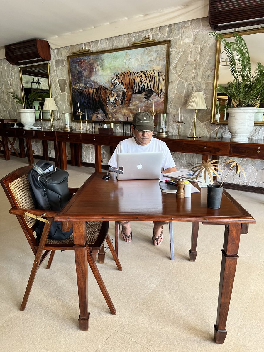 swapanseth's tweet photo. #workfromheaven #sujanlife #sherbagh https://t.co/b9FPnPvldW