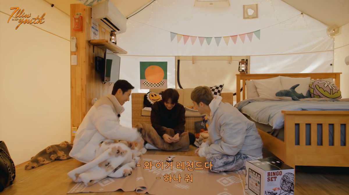 tataland30's tweet photo. if you are looking for a cute blanket like haechan and renjun’s blanket. you have to buy this, it's very cute and very soft 😭

https://t.co/UhDlC9NkZh https://t.co/U3tpptLyaA