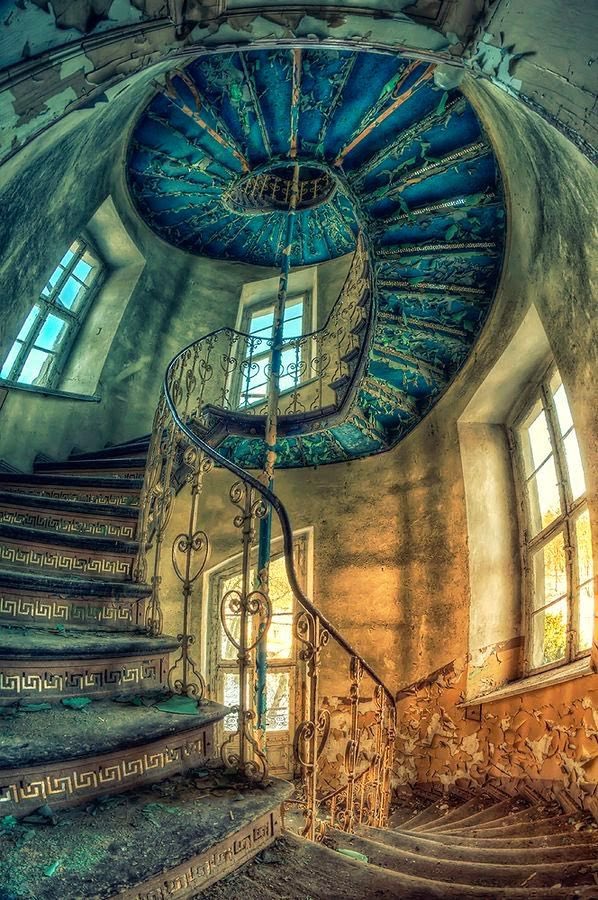 unfoundhouse's tweet photo. Stairway to heaven… https://t.co/ISqo9p09Ed