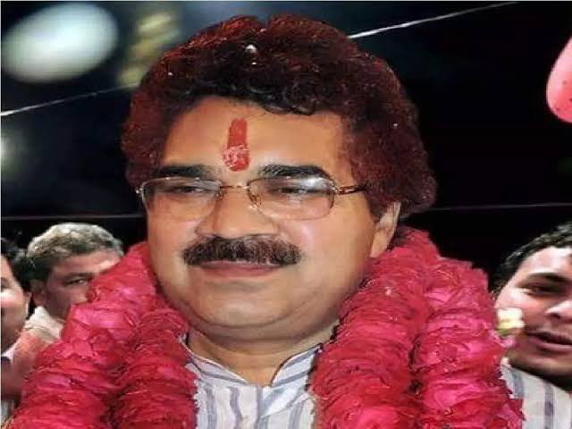 मेरे मित्र उत्तर प्रदेश के पूर्व मंत्री एवं वरिष्ठ राजनेता श्री रामवीर उपाध्याय जी का निधन अत्यंत दुःखद है। भगवान से प्रार्थना है कि दिवंगत आत्मा को अपने श्री चरणों में स्थान तथा शोकाकुल परिजनों को दुःख सहन करने की शक्ति प्रदान करें।