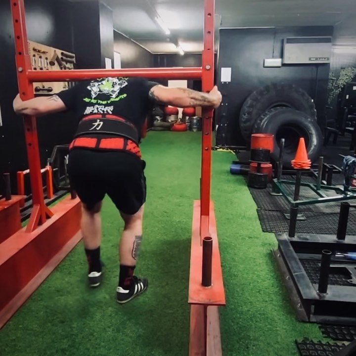 RelentlessBeas1's tweet photo. Re-Post withregram β’ waynehoulston Takin the 206kg yoke for a walk
#relentlessbeasts #mentalhealth #mentalhealthawareness #conquertheweights #gymuk #gymlife #yokewalk #gymmotivation #strongmantraining #gymclothes #stonelifting #gymclothing #yoke #strongmancompetition #deadl https://t.co/DRNuKMdL3f