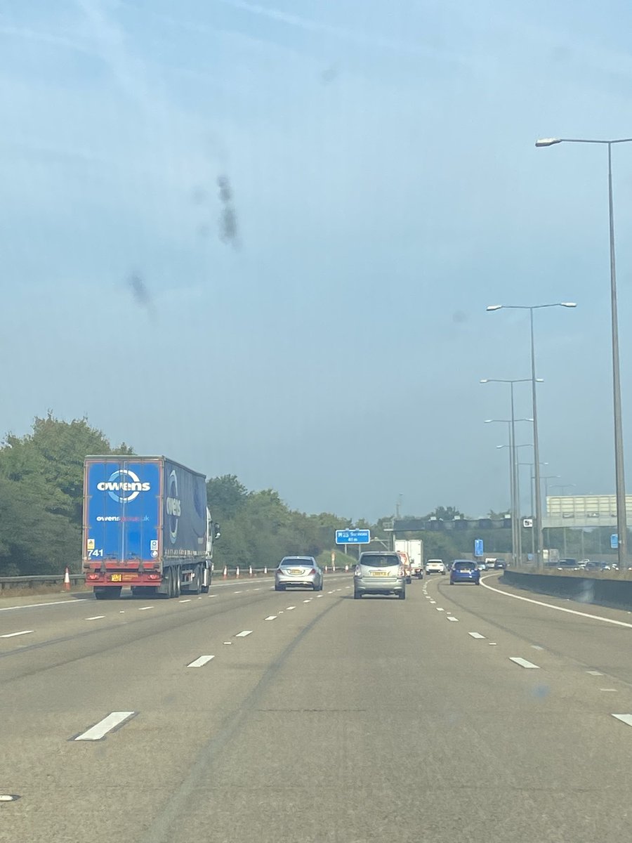 Woke up from a travel snooze to see @owensgroupuk on the M25.  #owensspotters #owensgroup @riowen_ors