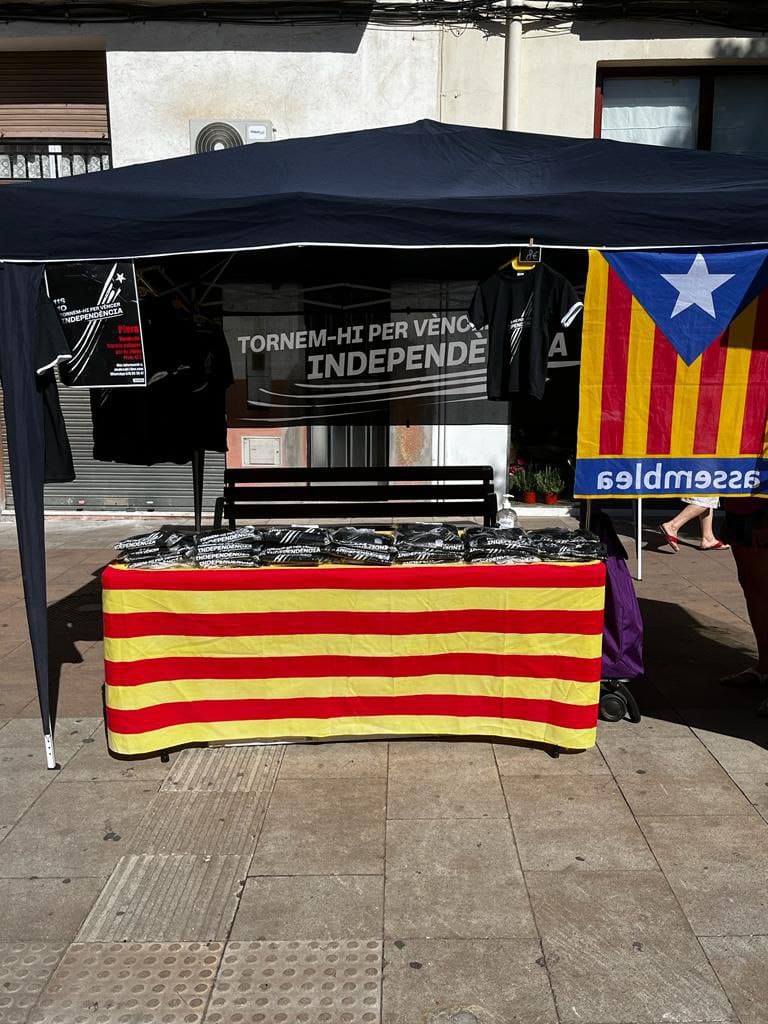 assembleaPiera's tweet photo. Darrer dissabte de paradeta. En trobareu a la font del Roc de Piera. https://t.co/njsBE2Tmfk