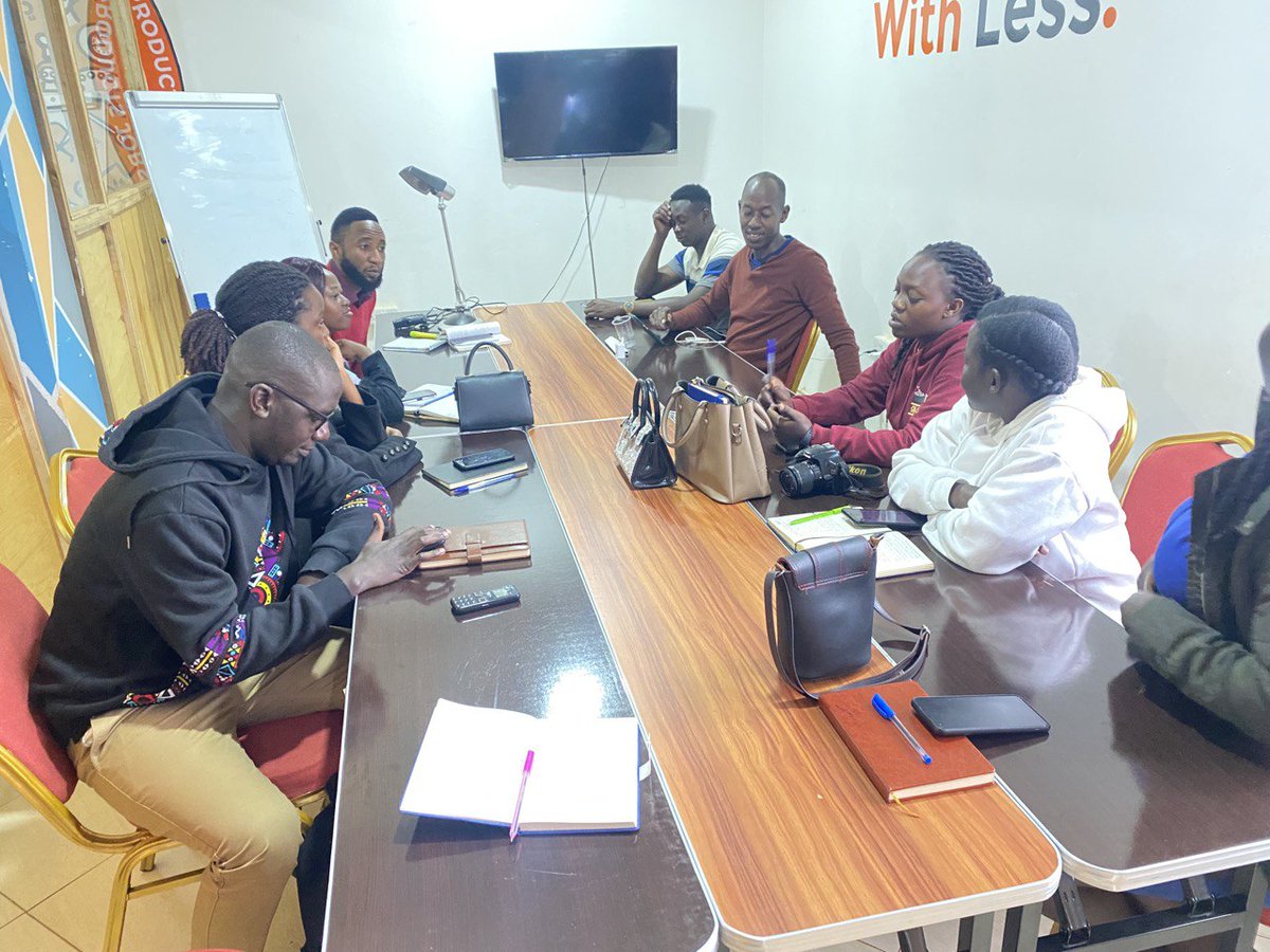 LypUg's tweet photo. Off to a great start with the book club today. Participants shared their perceptions, opinions and lessons learned from reading "The Purpose-driven Life" book by Rick Warren. 
#ReadingisLeading 
#mindsetshift https://t.co/zyqwCU4Sgf