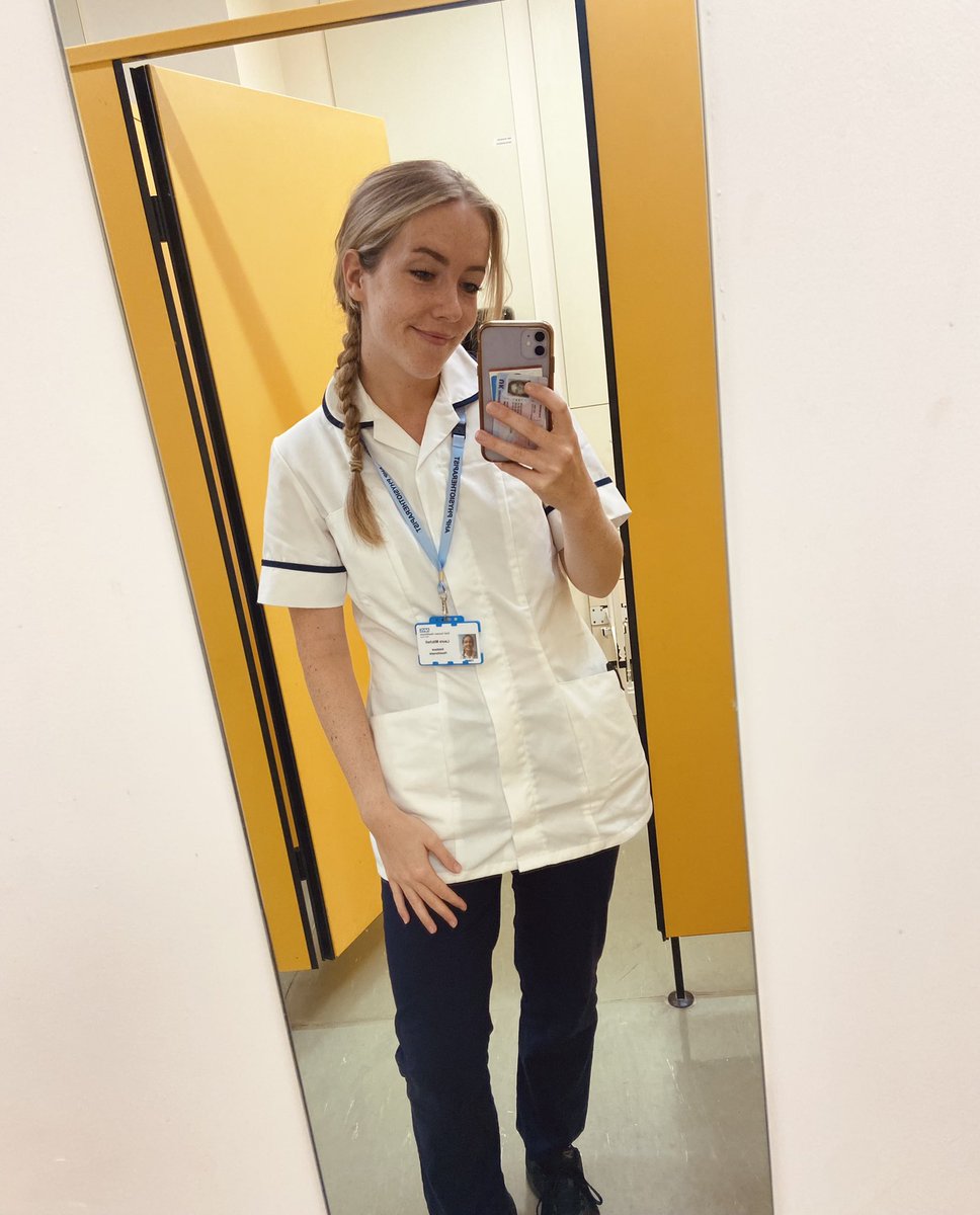 Survived my first 4 weeks as a newly qualified physio! Really enjoying the challenge of acute stroke, slowly feeling more confident - still can’t get used to no one countersigning my notes 🤭 #newlyqualified #physiotherapy #ahp #stroke