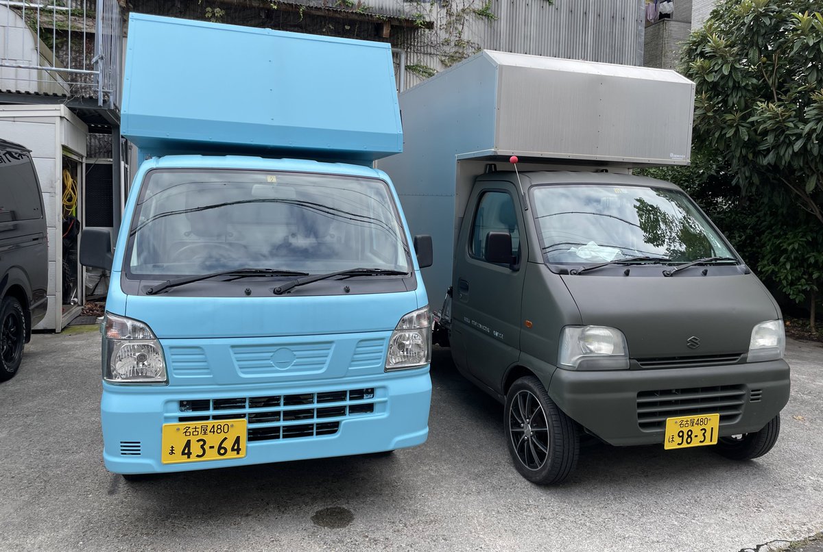 FACTORYTAKA1's tweet photo. 異種兄弟そろいまして。軽トラ箱談義（談義は特にしていない） https://t.co/ktGSQMlu3M