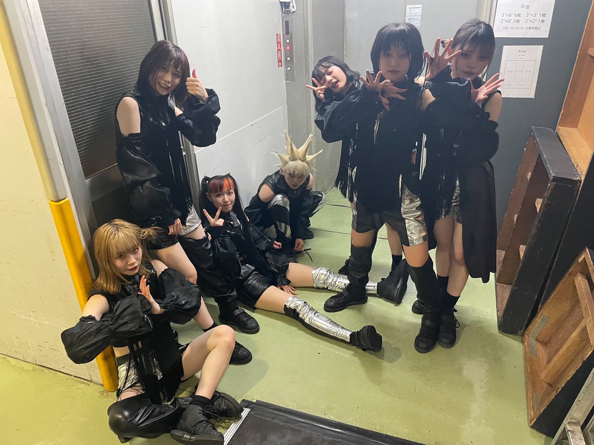 ASP_idol's tweet image. 【#AASSPP】
24 hours ANARCHY ANARCHY SHiT SHiT PARTY PEOPLE

23部ありがとうございました！
M、3連発でした！
次はいよいよラスト！

asp-japan.tokyo/news/detail.ph…

#ASPメジャーデビュー