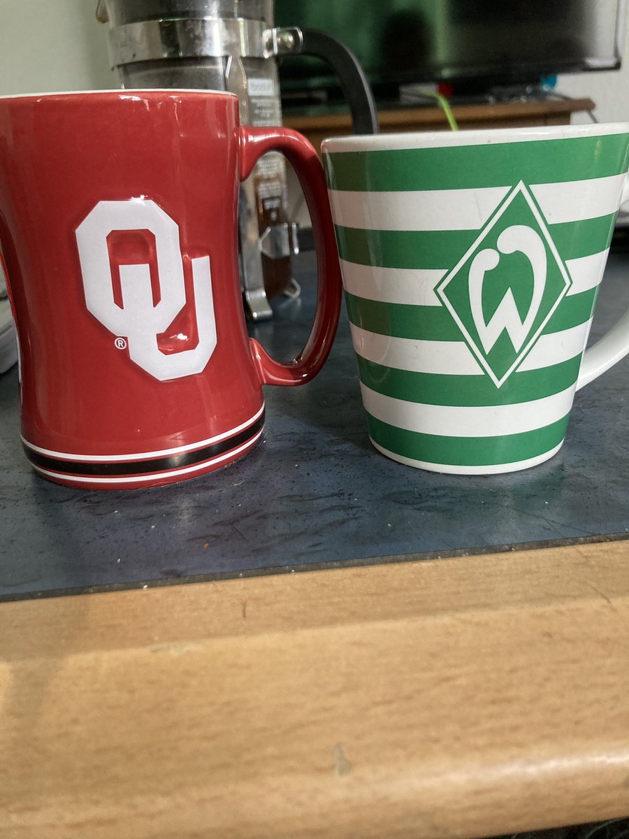 SoonerWerder's tweet photo. First double gameday of the season. The Bundesliga is here, and college football is back, baby!
Stoked for Werder/Bochum, but after months of massive change and incredible momentum, I CANNOT WAIT to see what the boys in Crimson and Cream look like. #BoomerSooner #ForzaSVW https://t.co/BcQn3pm1iV