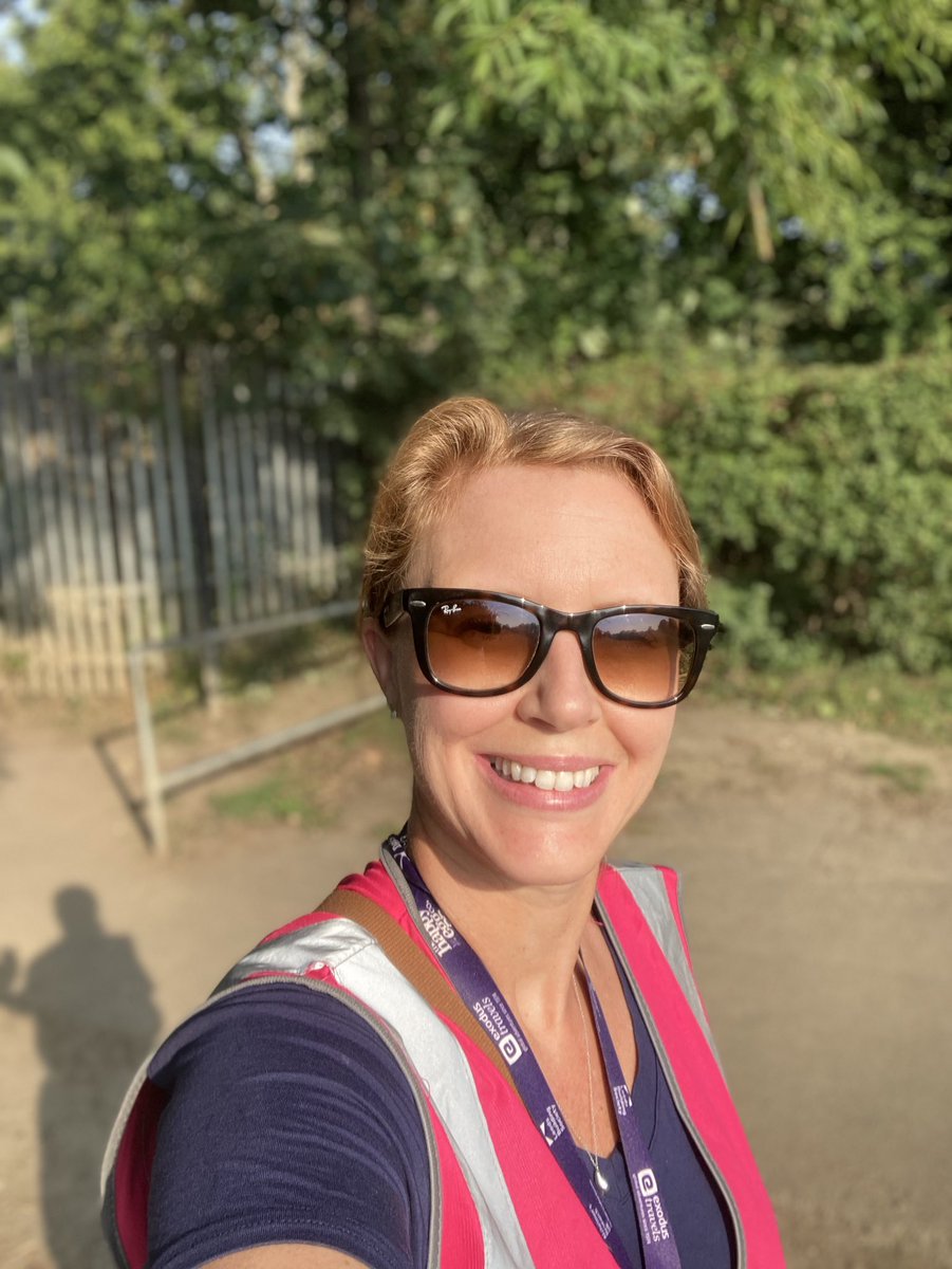 JakesyPenney's tweet photo. Beautifully warm autumnal morning, ready for a spot of marshalling @tonbridgepkrun - enjoy your run! 👏 👏 https://t.co/bKRqv1oYi9