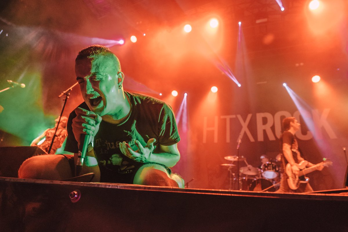 Hatortxurock's tweet photo. #HTX26 📸 Argazki bilduma
🎶 Rotten XIII
.
.
.
#hatortxu #rottenxiii #auzolana #elkartasuna #hatortxurock #musikajaialdia #jaialdia #denaketxera #zeruahelmuga #etxera https://t.co/hO7t0kOEFW