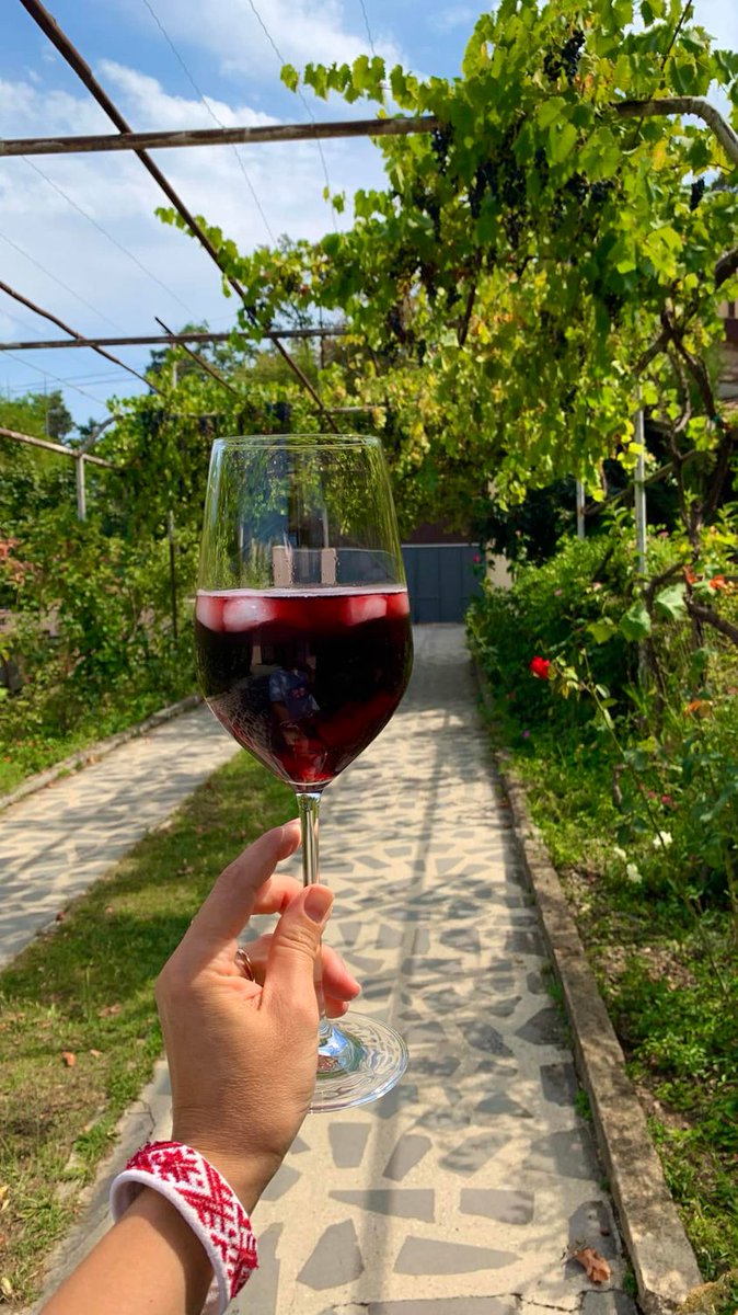 The season of ripe grapes, the gentle sun, the sea of wine and music festivals in Kakheti can be considered open) Guest house "Keria at Nadikvari" in the quiet center of Telavi is waiting for you. (1)